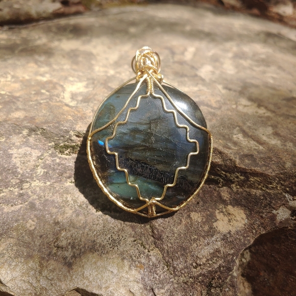 Large pendant - Picture 6 of 16